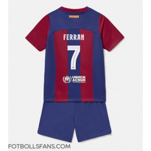 Barcelona Ferran Torres #7 Replika Hemmatröja Barn 2023-24 Kortärmad (+ Korta byxor)
